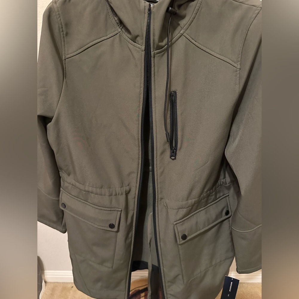 French Connection women Olive Raincoat with Hood. Size Large. NWT. - Picture 5 of 14